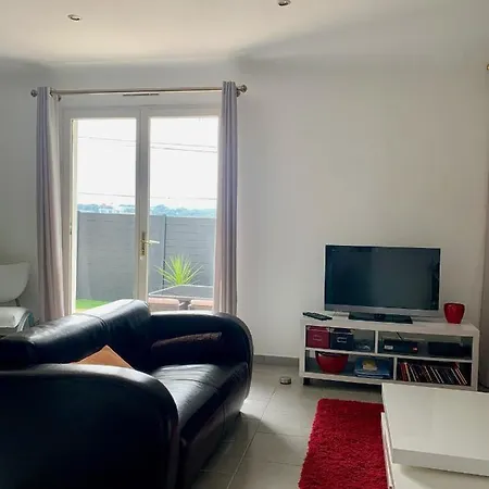 Maison De Charme Au Calme Vakantiehuis Antibes
