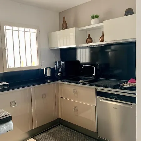 Vakantiehuis Maison De Charme Au Calme Antibes